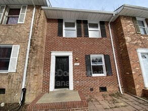 Building Photo - 212 Farrell Ln