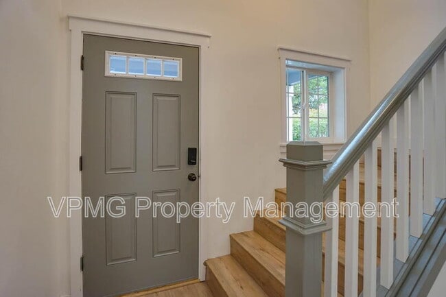 Building Photo - 423 NW 153rd St