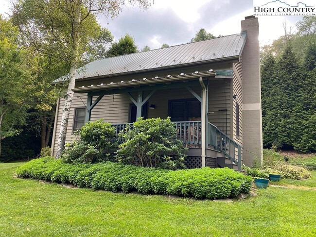 Primary Photo - 405 Ballou Mills Rd
