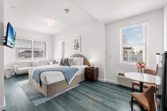 Building Photo - 1701 Alton Rd