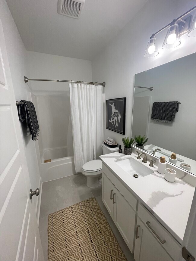 Building Photo - 1549 Alum Creek Dr