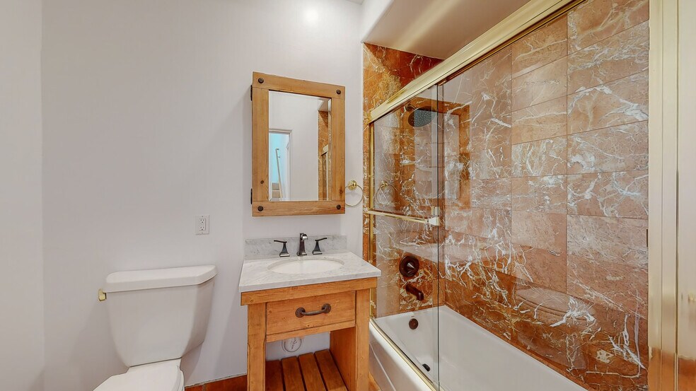 First floor full bath - 25648 Timpangos Dr