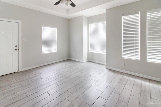 Building Photo - 19 Nightingale Ct