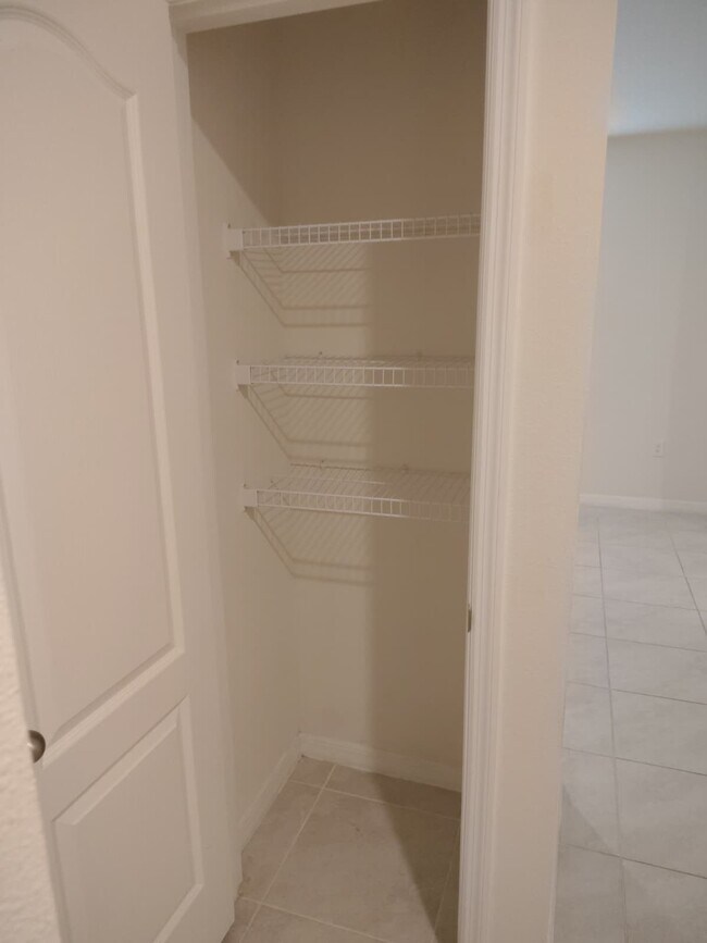 Building Photo - 775 Chinoy Rd