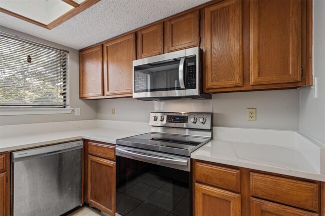 Building Photo - 13357 Water Oak Ln
