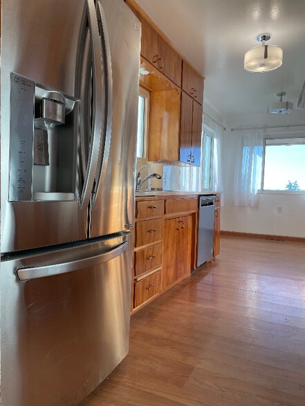 Building Photo - 129 126th St E