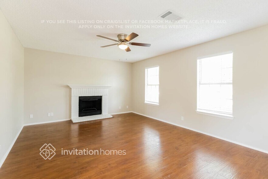 Building Photo - 2101 Logan Dr
