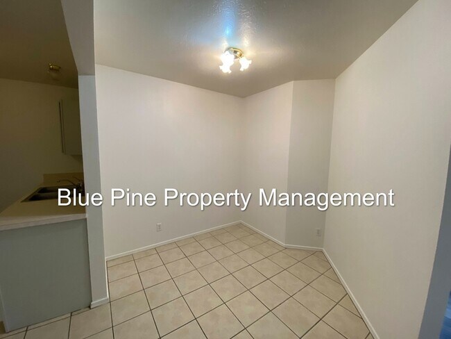 Building Photo - 2102 Stace St