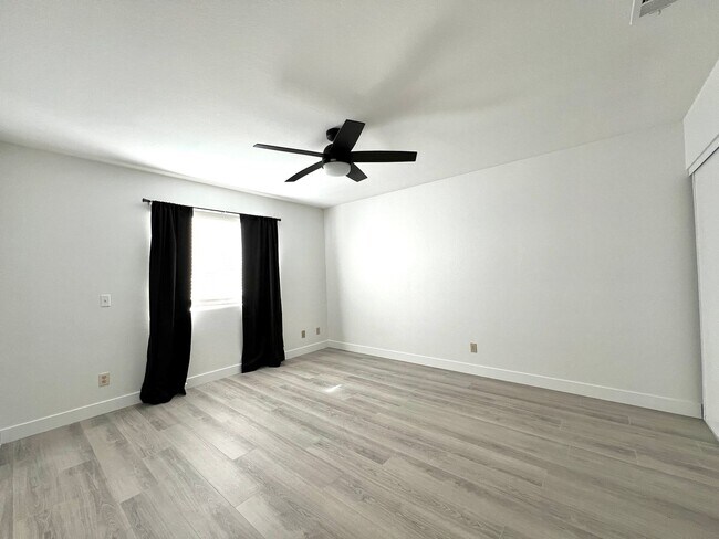 Building Photo - 9449 Amber Valley Ln