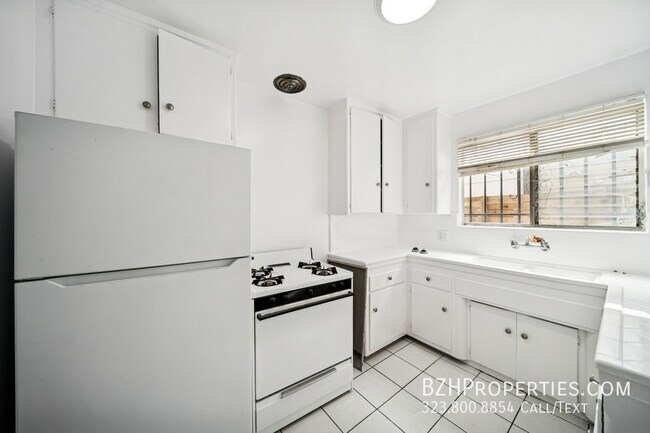 Building Photo - 2314 S Corning St