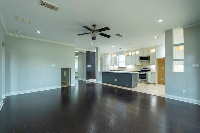 Building Photo - 20122 Sunflower Chase Dr