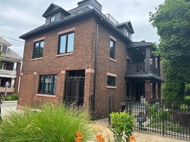 Building Photo - 6810 Herman Ave