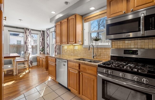 Building Photo - 15 Lexington Terrace