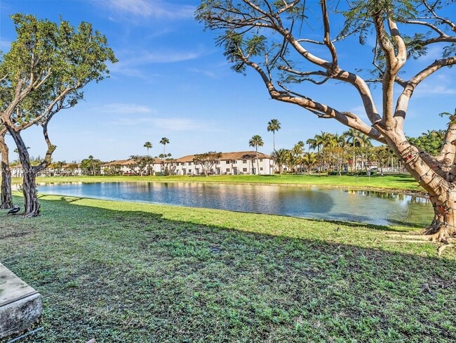 Building Photo - 1271 SE 28th Ct