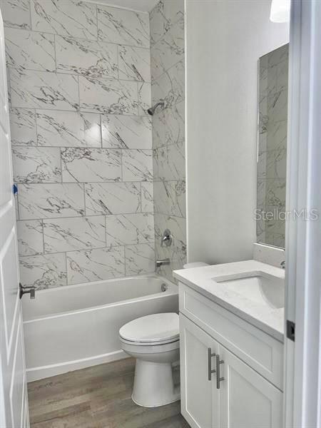 Building Photo - 9298 N Mendoza Way