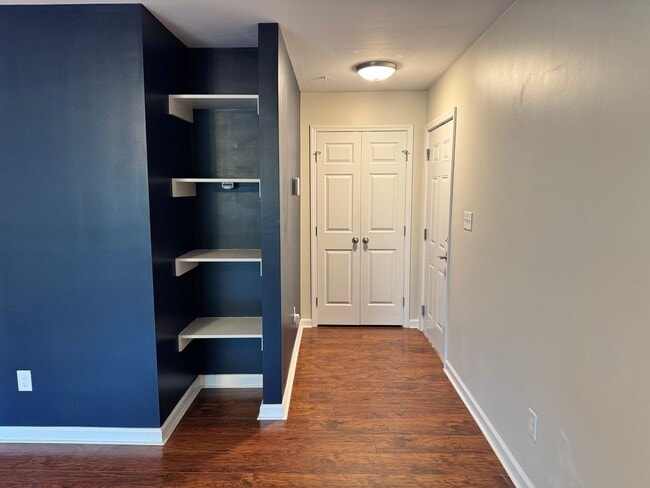 Building Photo - Beautiful, Conveninetly located First Floor Condo