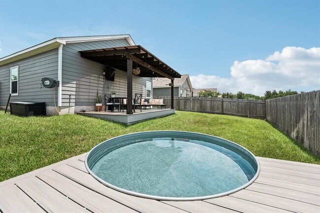 Building Photo - 6013 Eden Dr