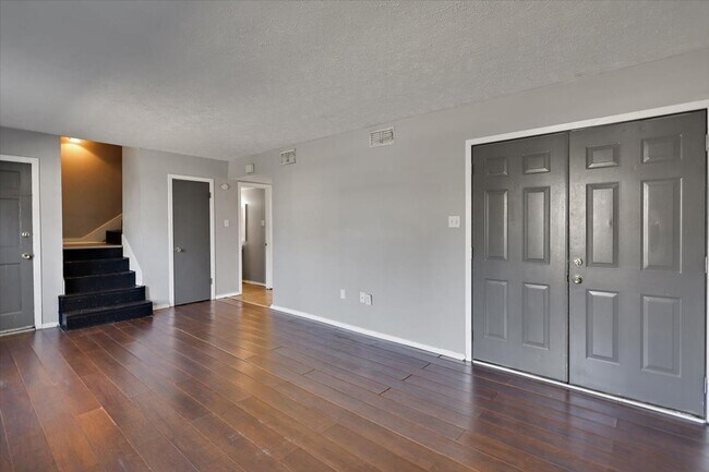 Building Photo - 1001/1003 Euclid Ave