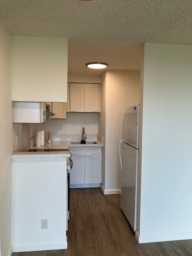 Building Photo - d022g