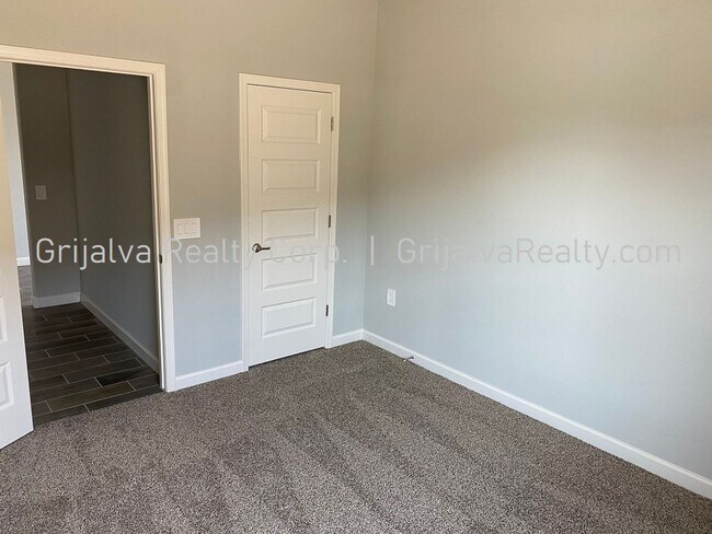 Building Photo - Newer 4 BR Home in Sahuarita for Rent **MO...