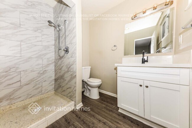 Building Photo - 321 W Hacienda Dr