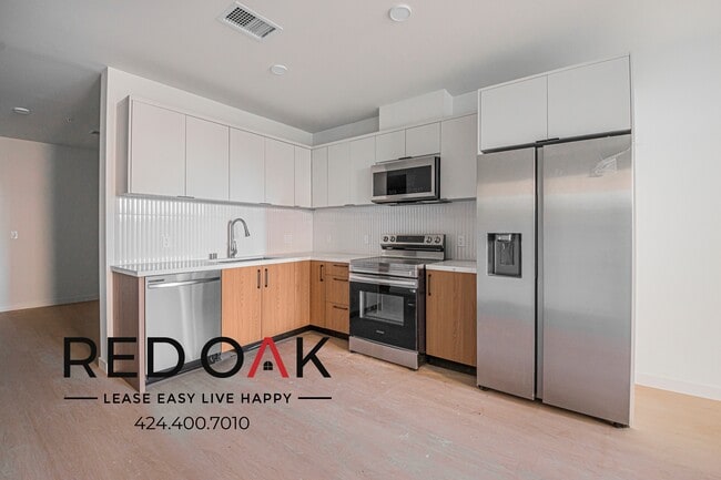 Building Photo - 856 S Gramercy Dr