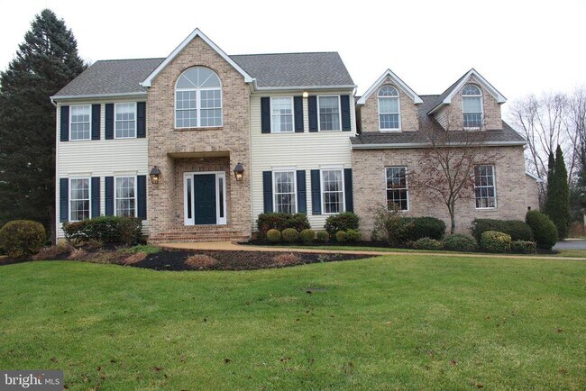 Building Photo - 176 S Patricia Dr