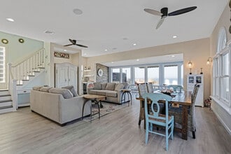 Building Photo - 76 Creek Rd