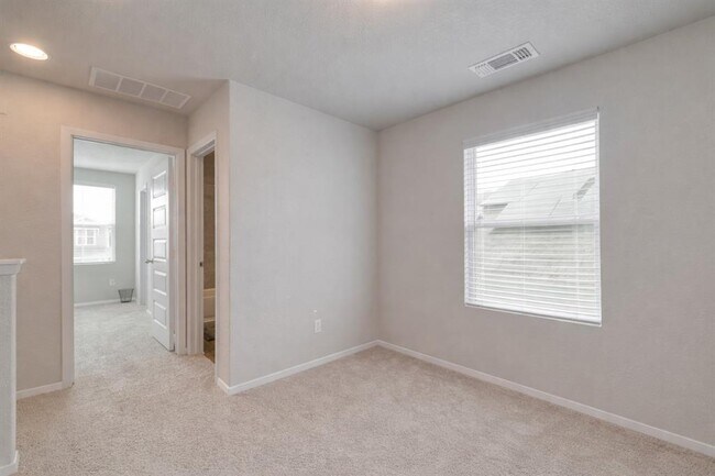 Building Photo - 2710 Paragon Fox Dr