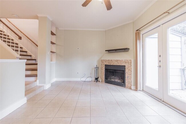 Building Photo - 1411 Gracy Farms Ln