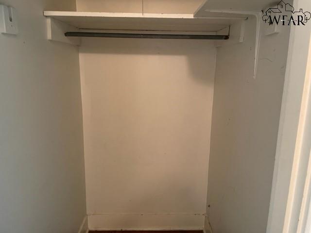 Building Photo - 2001 1/2 Arthur St