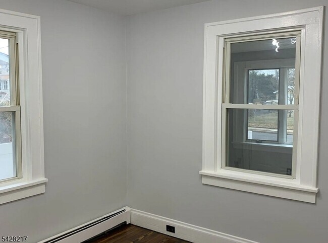 Building Photo - 2144 Evans St