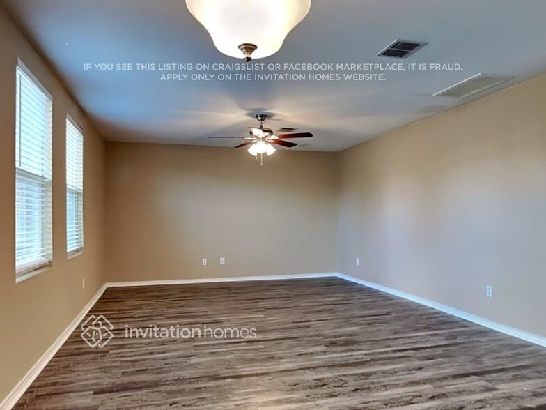 Building Photo - 805 Honey Hollow Dr