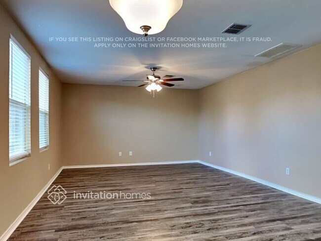 Building Photo - 805 Honey Hollow Dr