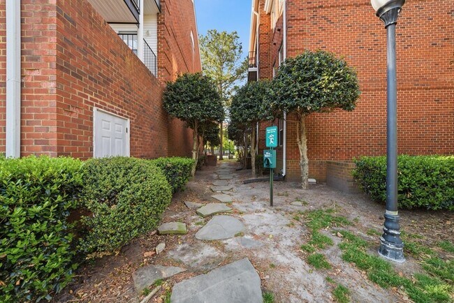 Building Photo - 205 Westover Ave