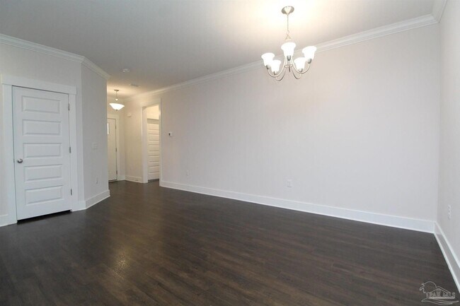 Building Photo - 717 Brambling Ct