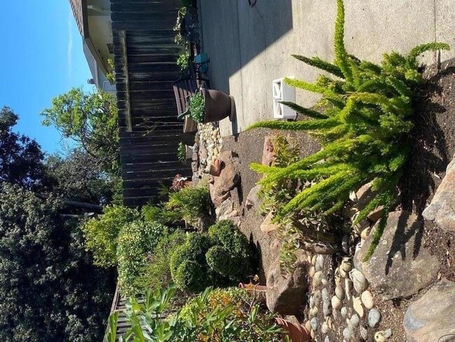 Building Photo - 239 Killdeer Ct