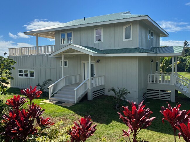 Primary Photo - 2623 Halalu St