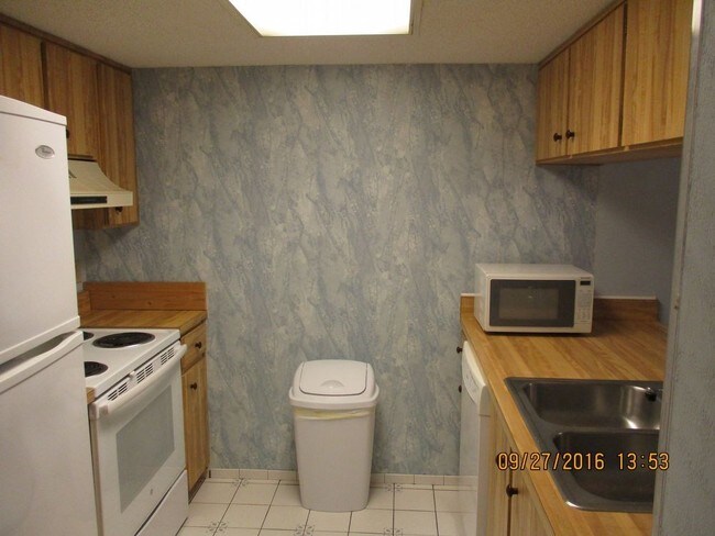 Building Photo - 11 Dondanville Rd