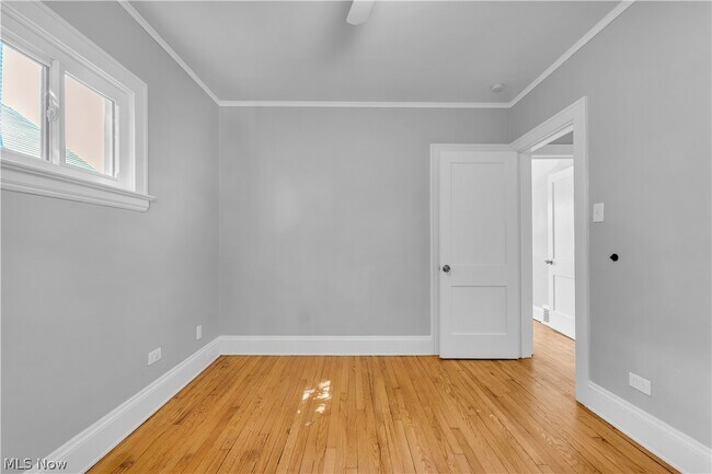Building Photo - 921 Helmsdale Rd