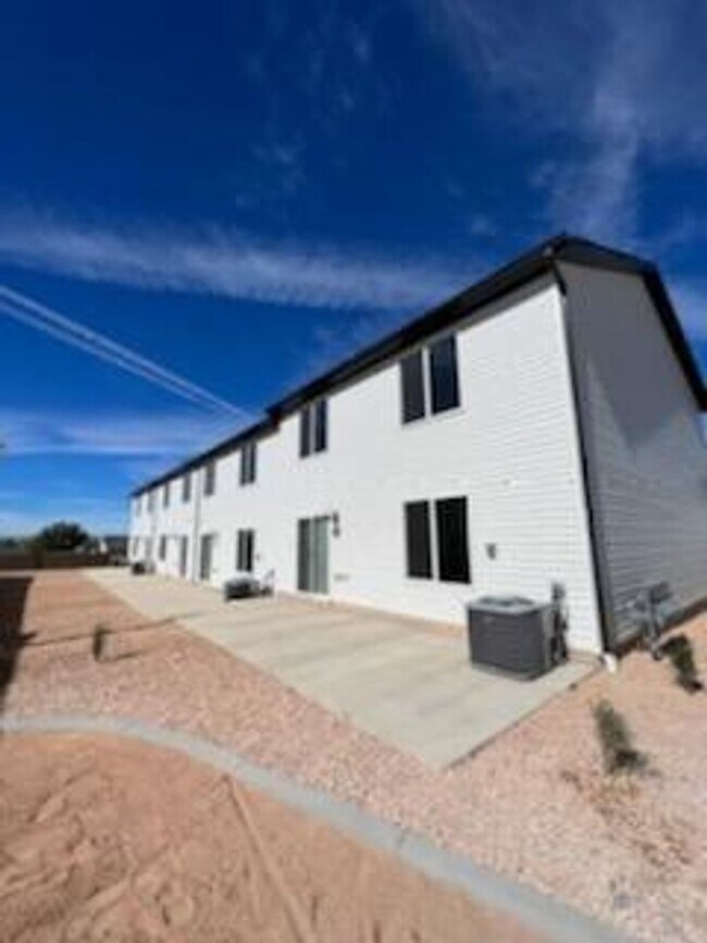 Building Photo - 379 W 2050 N