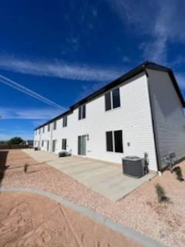 Building Photo - Northfield Townhome for Rent $1880 mo.