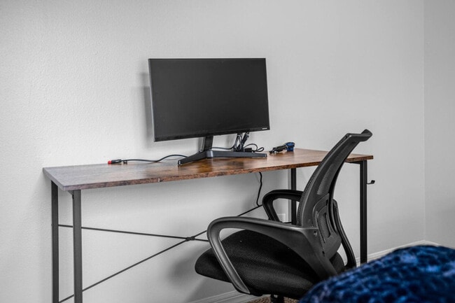 Building Photo - 13921 Heritage Club Dr