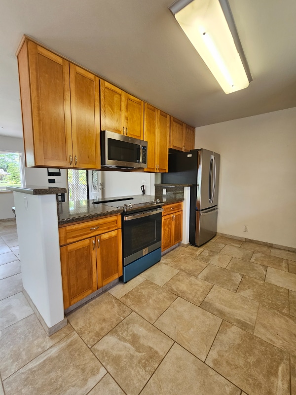 Building Photo - 15-1331-1331 24th Ave