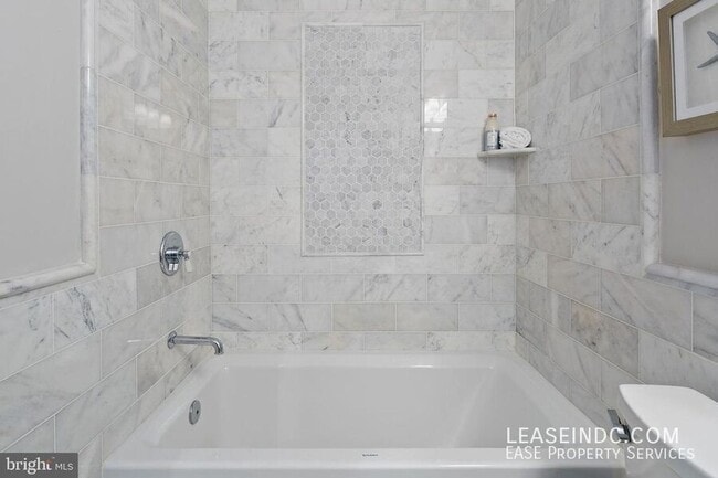 Building Photo - 1330 Vermont Ave NW