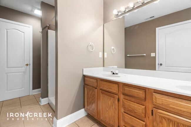 Building Photo - 49 Azalea Dr