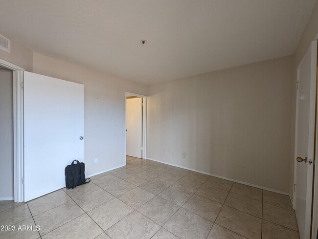 Building Photo - 12123 W Bell Rd