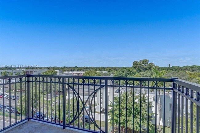 Building Photo - 301 Altara Ave