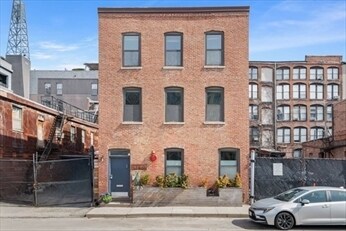 Building Photo - 34 Plympton St