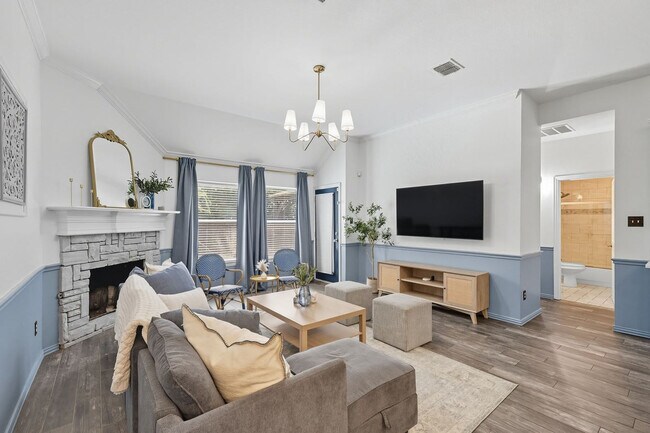 Primary Photo - 2402 Blue Holly Dr